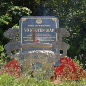 bia mộ nhà thờ đại tướng