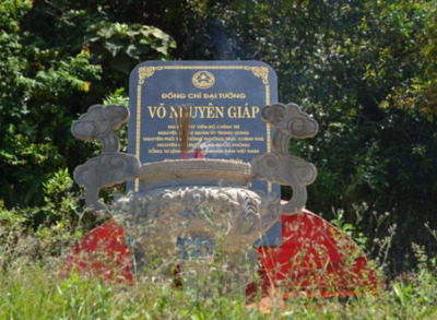 bia mộ nhà thờ đại tướng